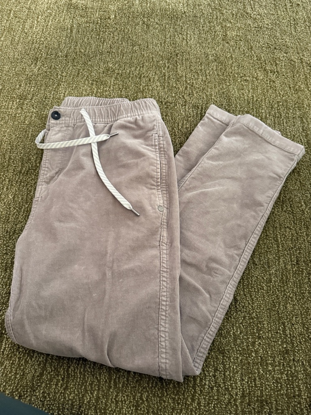 Vuori Men's Optimus pants Corduroy Drawstring in Taupe